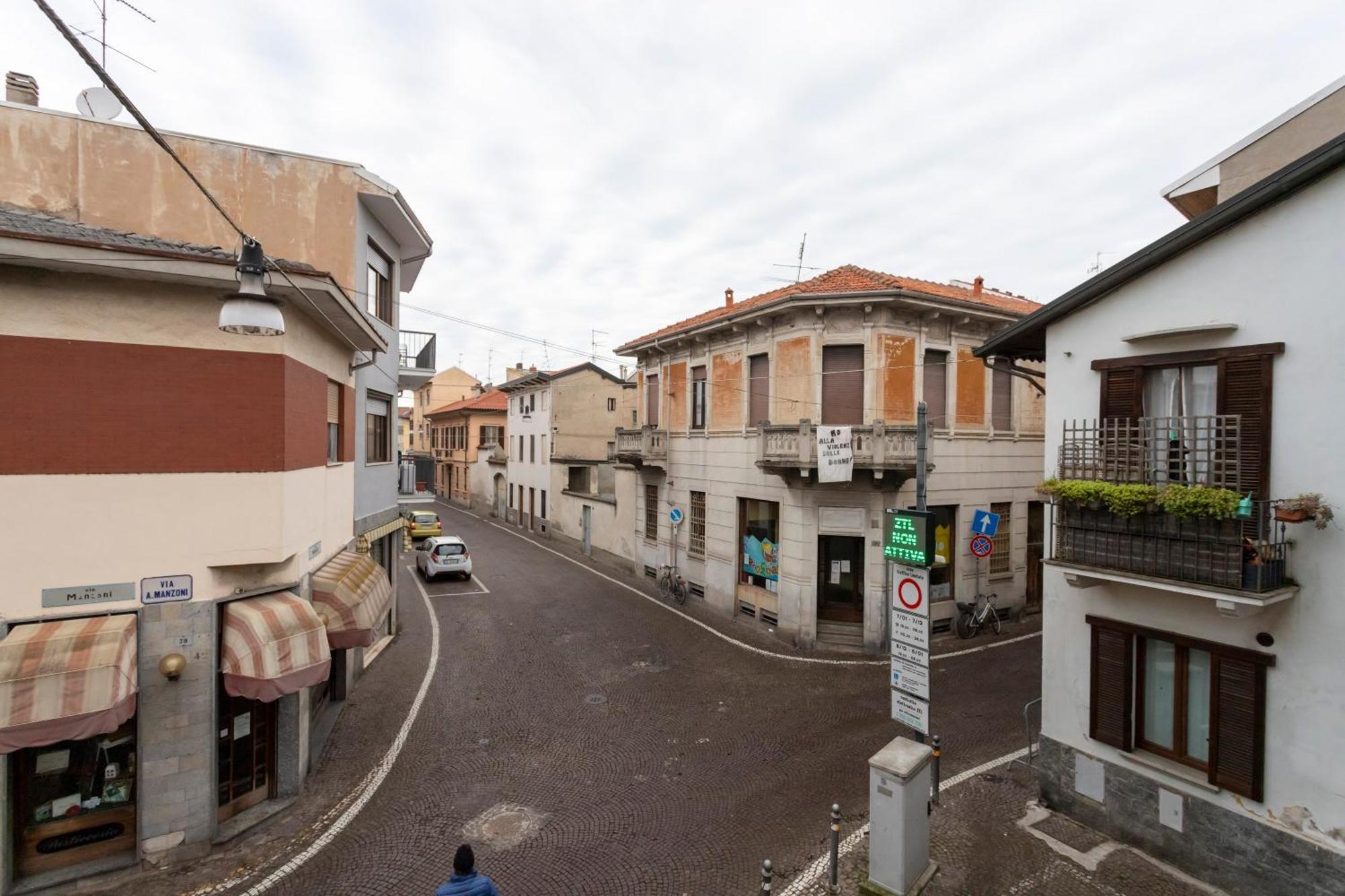 Corte Manzoni - Self Check-In Galliate Екстер'єр фото